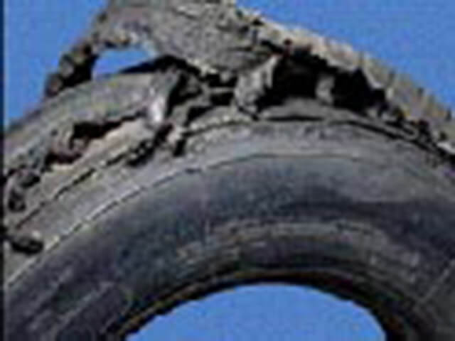 Épaule et flanc d'un pneu de poids lourd