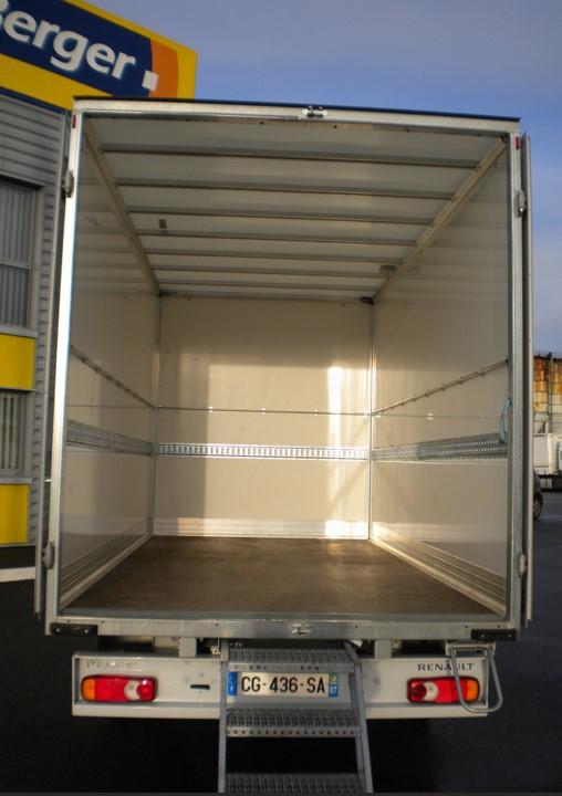 Renault Master 130.35 châssis-cabine avec caisse 20m3 | image 2