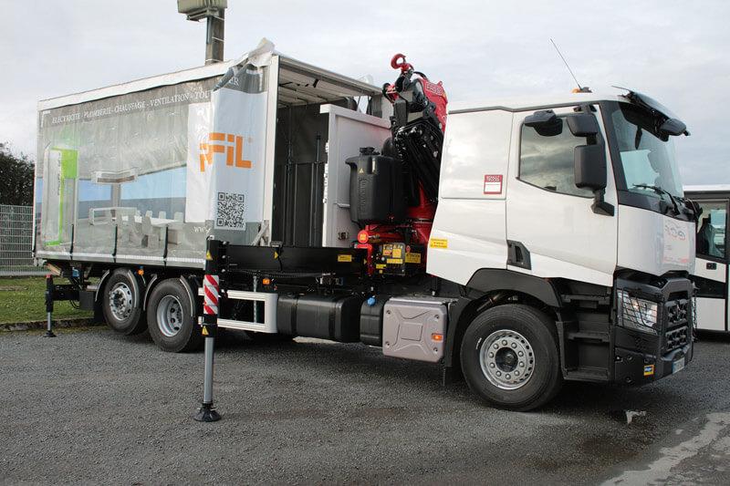 Renault C430 plateau bâché et grue Fassi F295 | image 4