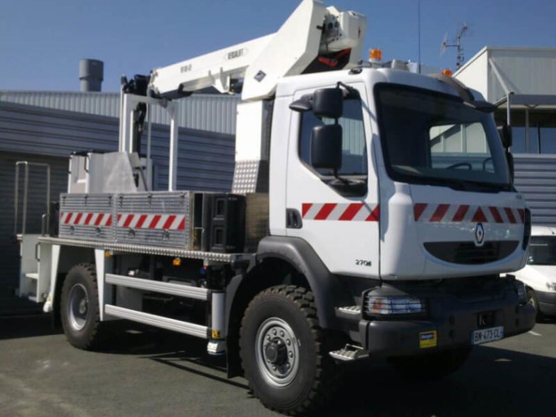 Renault Trucks 4x4 avec nacelle de 18 mètres