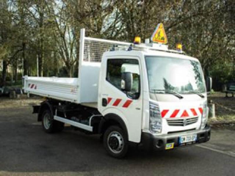 Renault Maxity 140.35 avec bras hydraulique