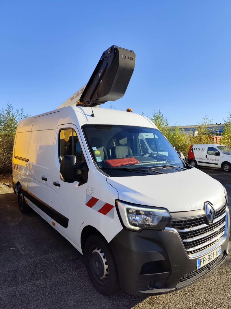 Occasion Renault Master Fourgon L2H2 145.35 145 cv avec Nacelle KLUBB K 32