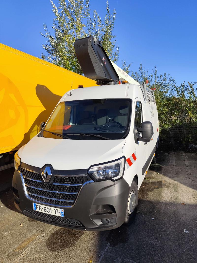 Occasion Renault Master Fourgon L2H2 145.35 145 cv avec Nacelle KLUBB K 32