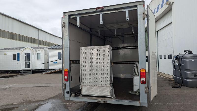 Occasion Renault Master PC Caisse Blanchisserie avec rampe